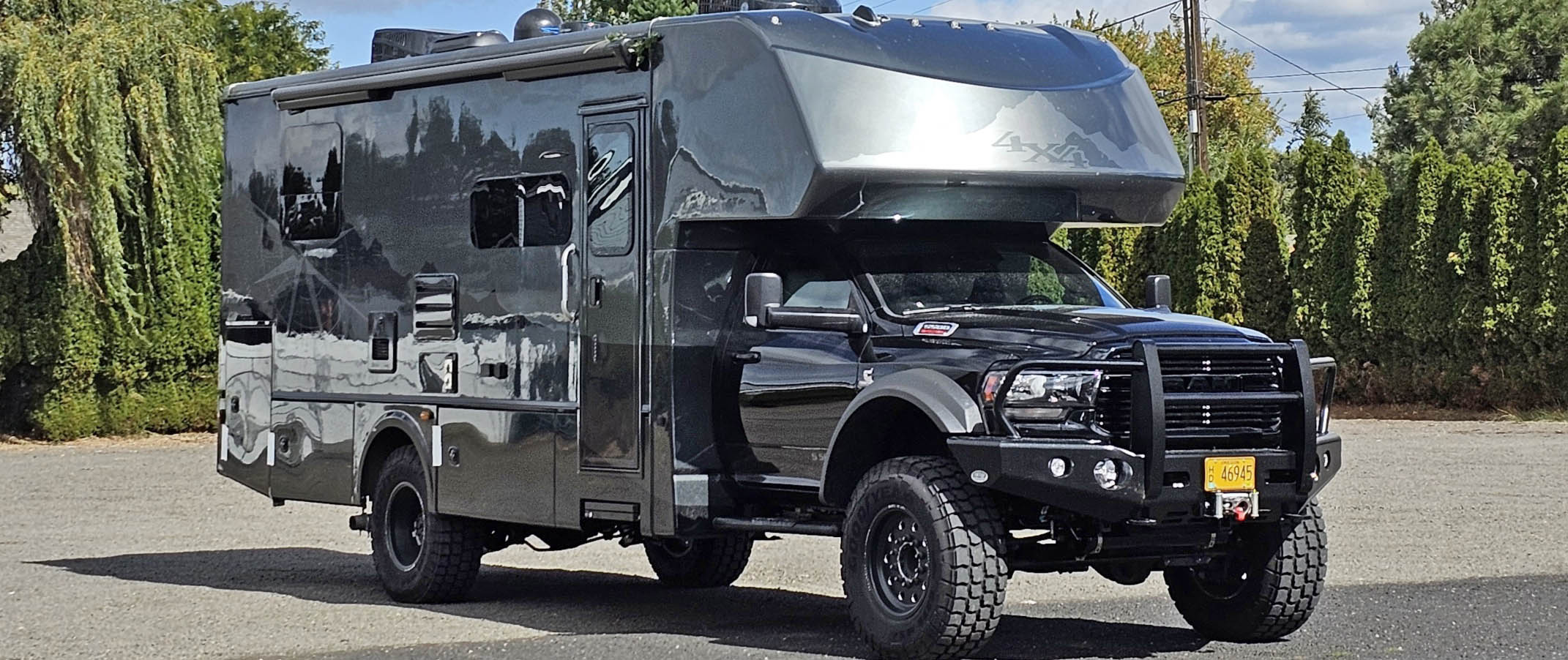 super c rv with 2 bathrooms